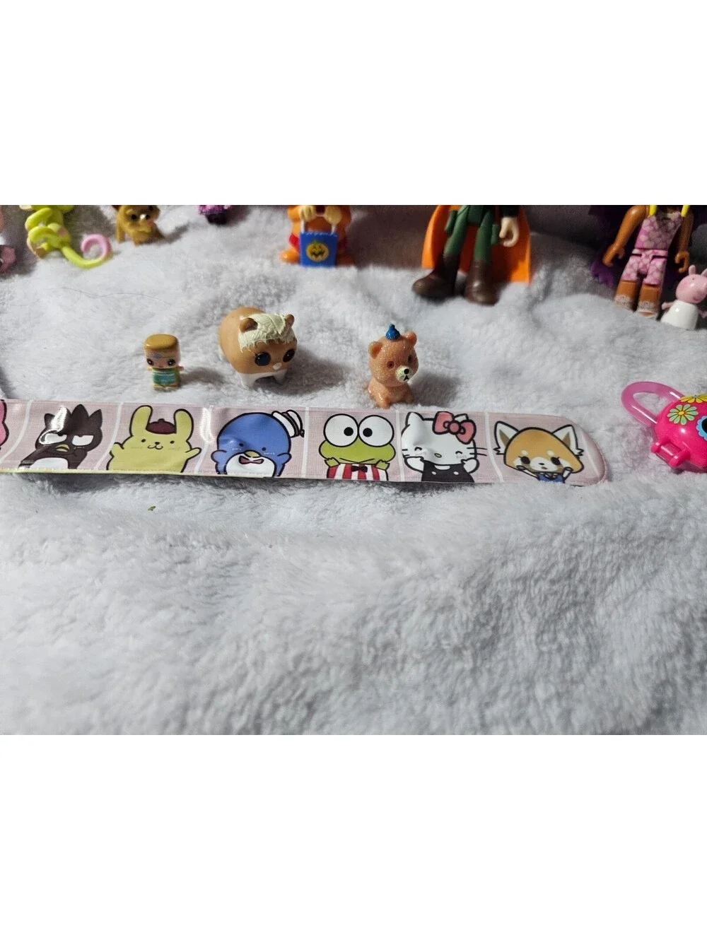 (16pc) Mixed Lot of Toys Figures Wonder Woman Daphne Peppa Pig Hello Kitty etc.